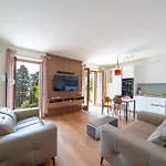 Casa Giallo Village Home-by Italian 莱诺