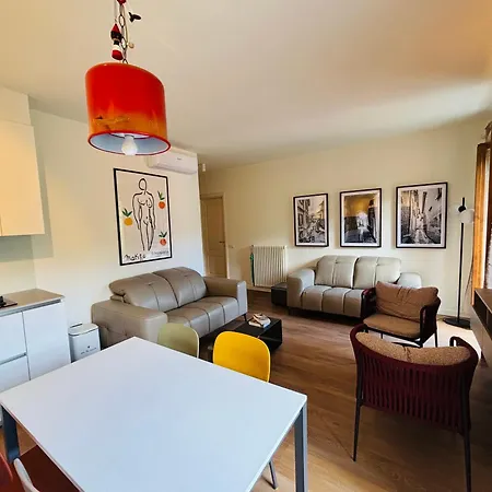 公寓 Casa Giallo Village Home-by Italian