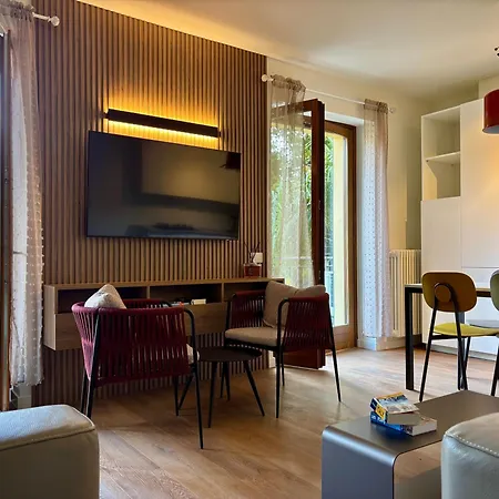 Casa Giallo Village Home-by Italian